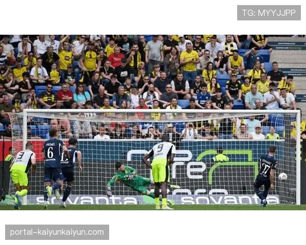 多特蒙德vs霍芬海姆补时阶段戏剧性转折：瑞尔森手球送点克拉马里奇绝杀